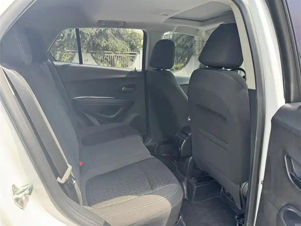 Chevrolet Trax 2016 1.4T Automatic 2WD Comfort Sunroof Edition — миниатюра 12