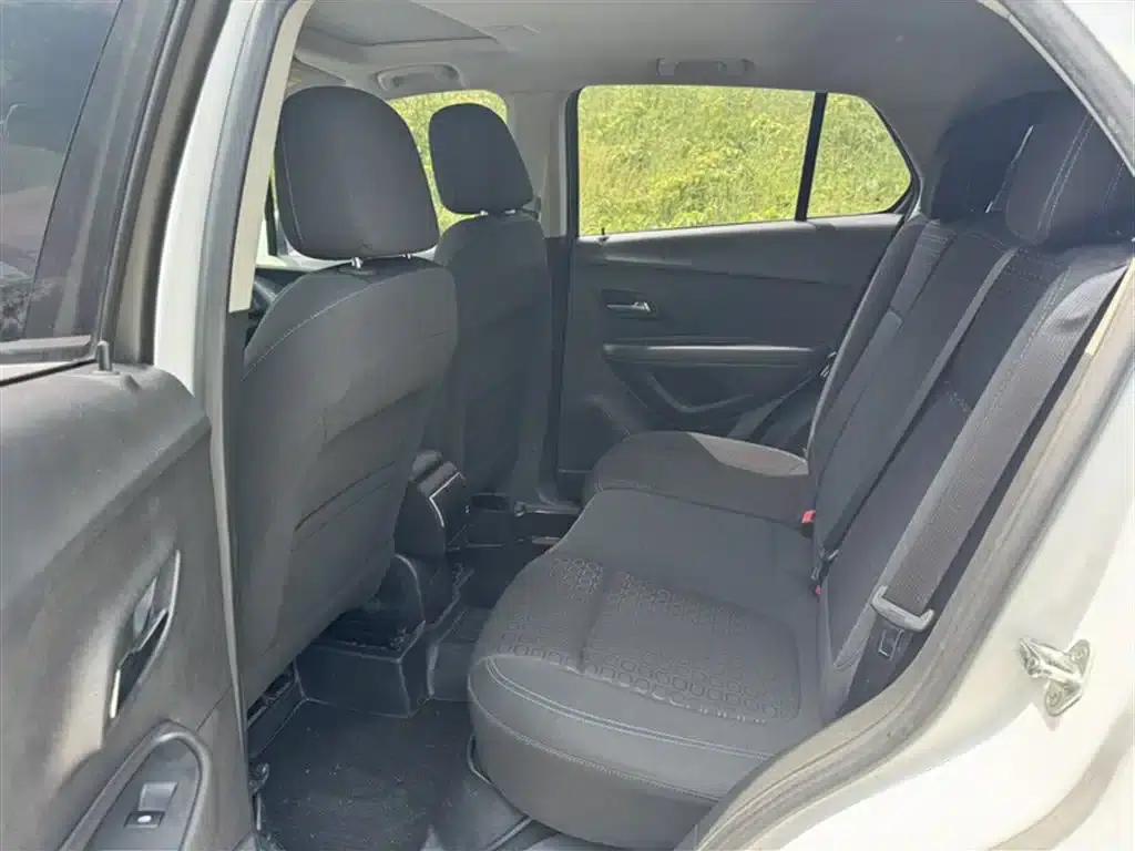 Chevrolet Trax 2016 1.4T Automatic 2WD Comfort Sunroof Edition — миниатюра 10