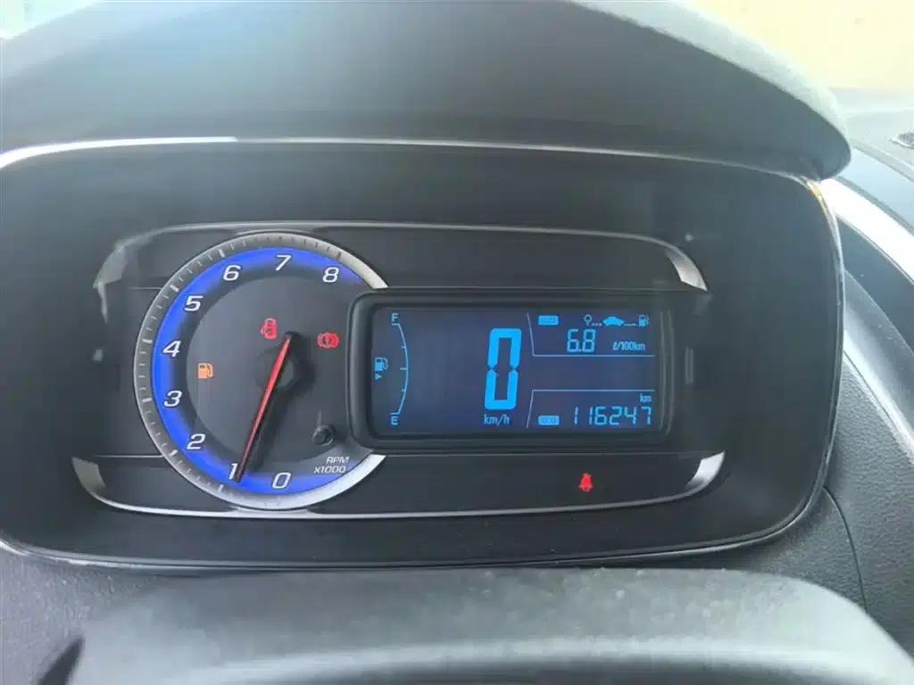 Chevrolet Trax 2014 1.4T Manual 2WD Comfort Model — миниатюра 18