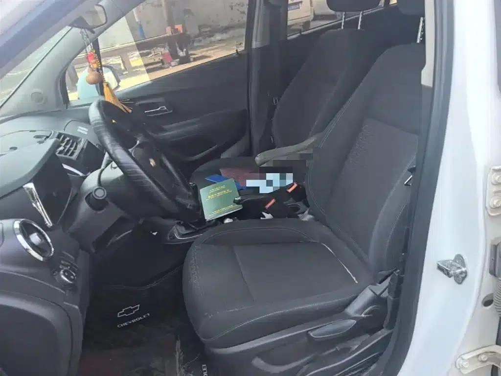 Chevrolet Trax 2014 1.4T Manual 2WD Comfort Model — миниатюра 22