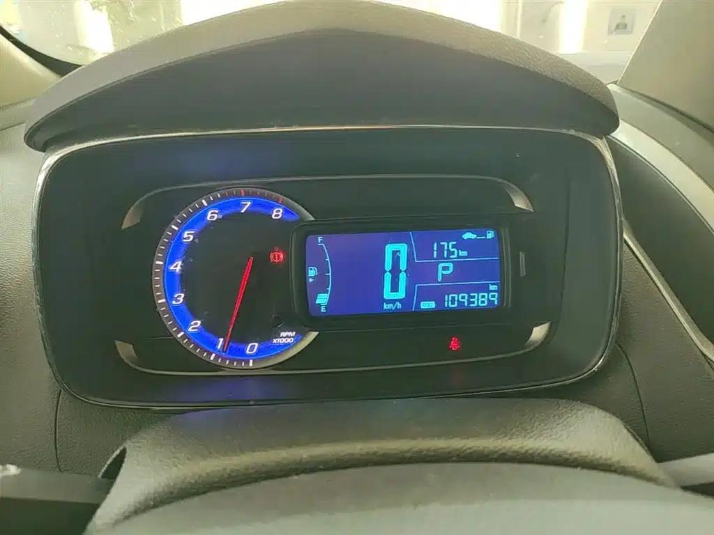 Chevrolet Trax 2014 1.4T Automatic 2WD Comfort Model — миниатюра 12