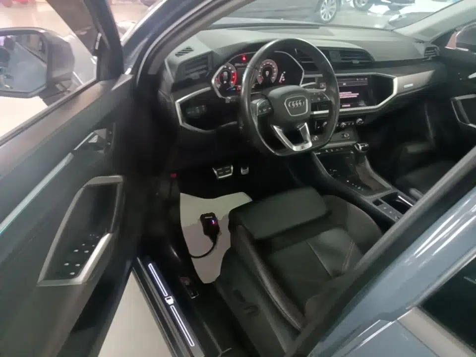 Audi Q3 Sportback 2023 40 TFSI RS Edition Performance Model — миниатюра 18