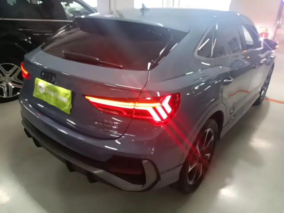 Audi Q3 Sportback 2023 40 TFSI RS Edition Performance Model — миниатюра 4