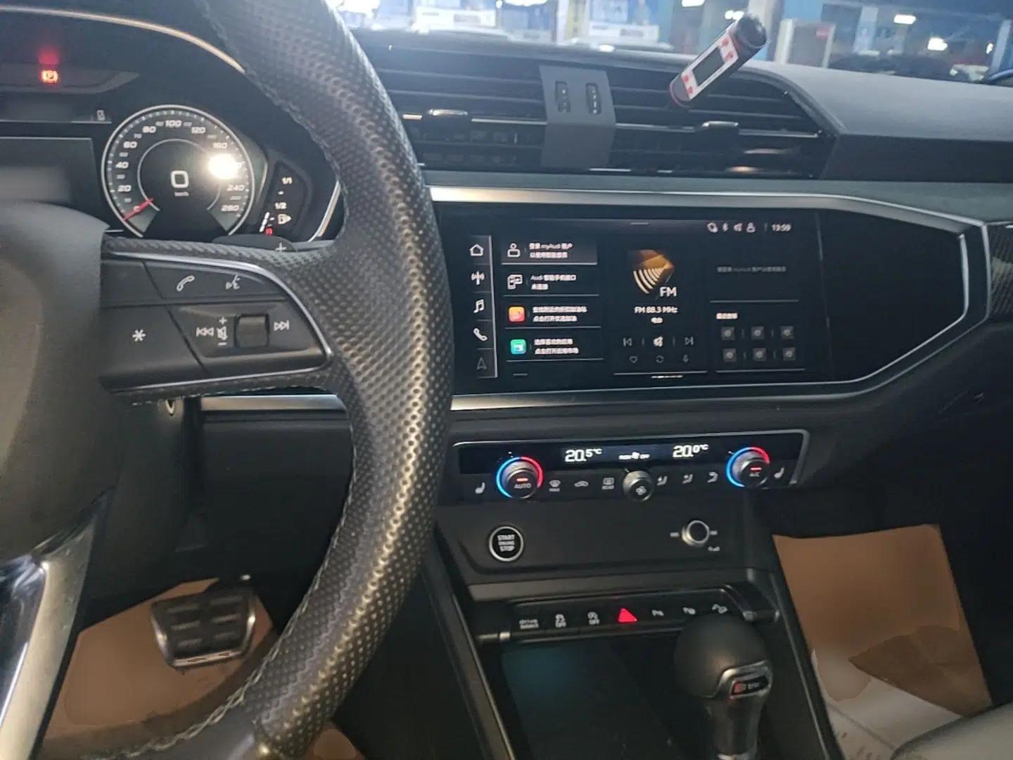 Audi Q3 Sportback 2024 45 TFSI quattro Launch Special Edition — миниатюра 13