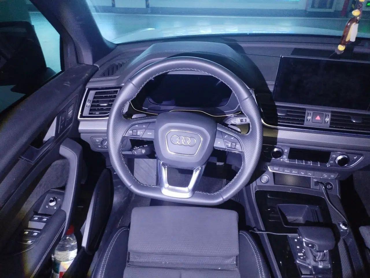 Audi Q5L Sportback 2022 40 TFSI Luxury Model — миниатюра 11
