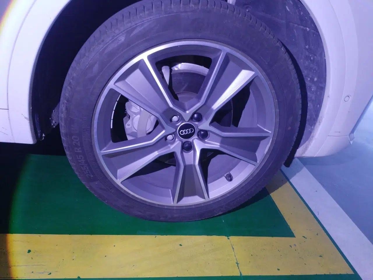 Audi Q5L Sportback 2022 40 TFSI Luxury Model — миниатюра 8