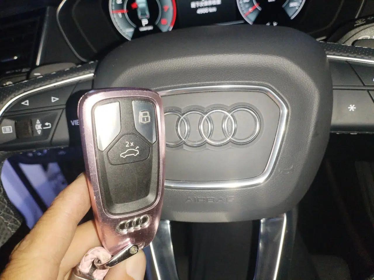 Audi Q5L Sportback 2022 40 TFSI Luxury Model — миниатюра 9