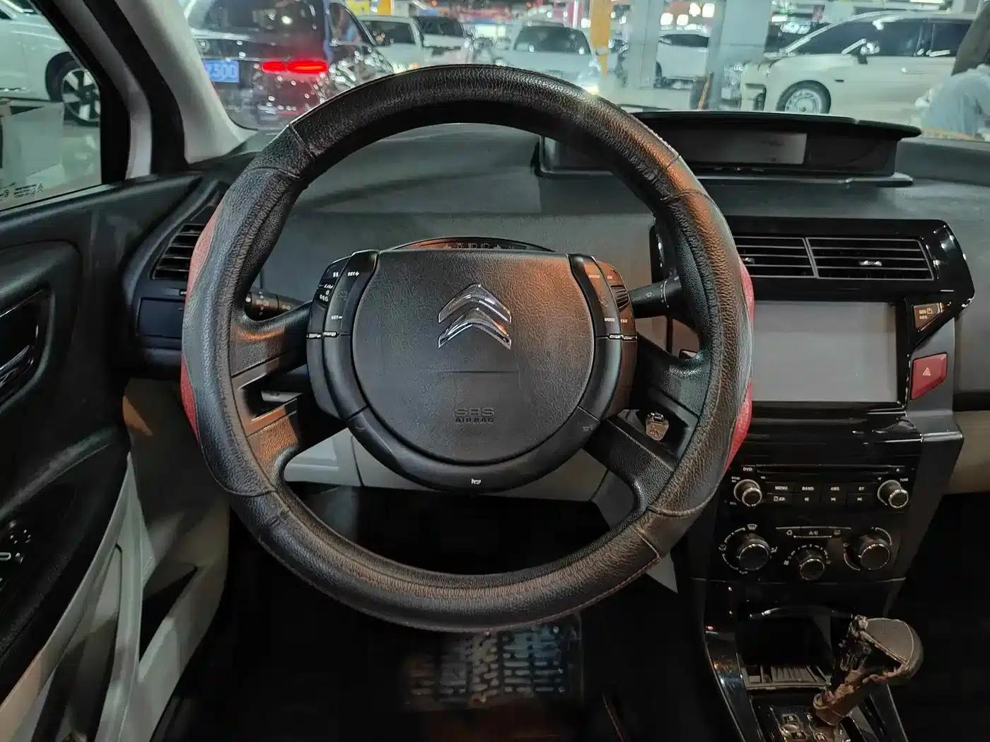 Sega 2014 VTS Edition 1.6L Automatic Premium Model — миниатюра 7