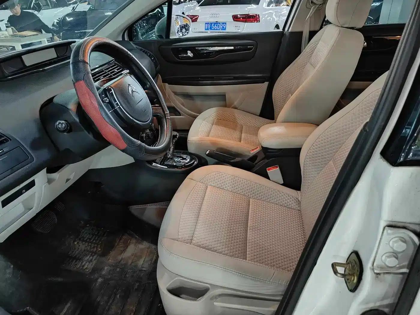 Sega 2014 VTS Edition 1.6L Automatic Premium Model — миниатюра 9