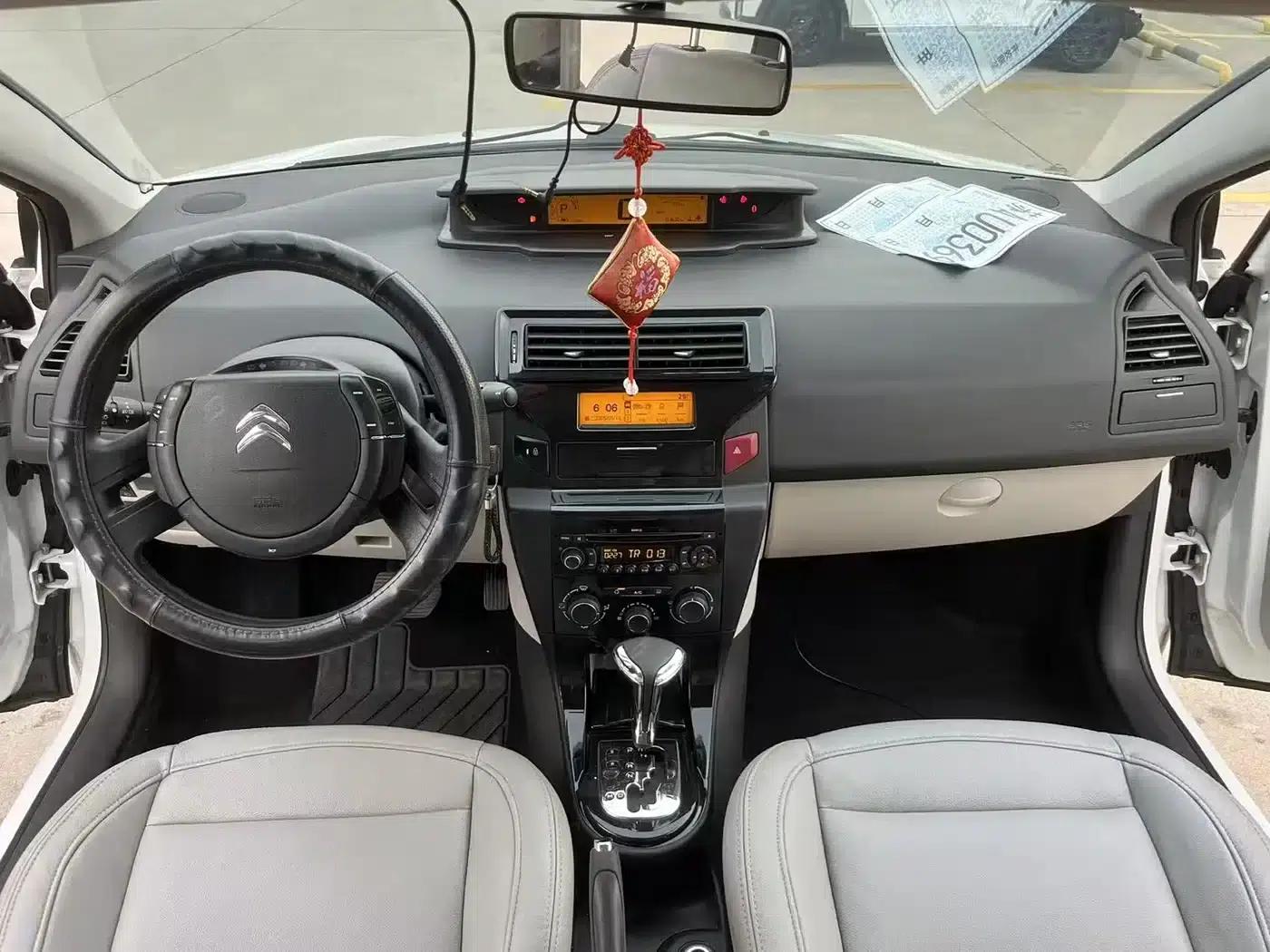 Citroën C4 2016 Classic Sedan 1.6L Automatic Premium Edition — миниатюра 6