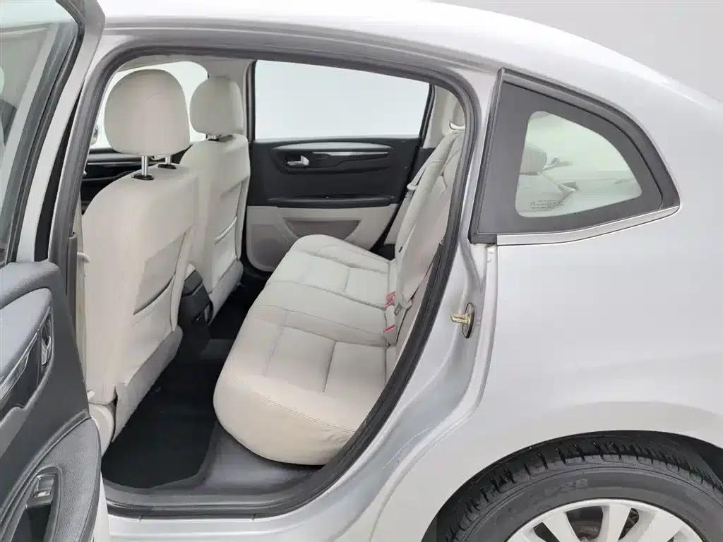 Citroën C4 2013 Sedan 1.6L Automatic Premium Edition — миниатюра 15