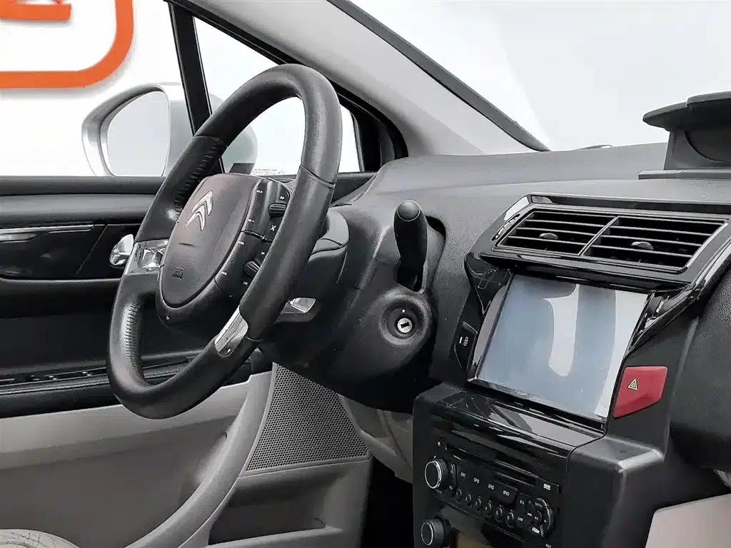 Citroën C4 2013 Sedan 1.6L Automatic Premium Edition — миниатюра 22