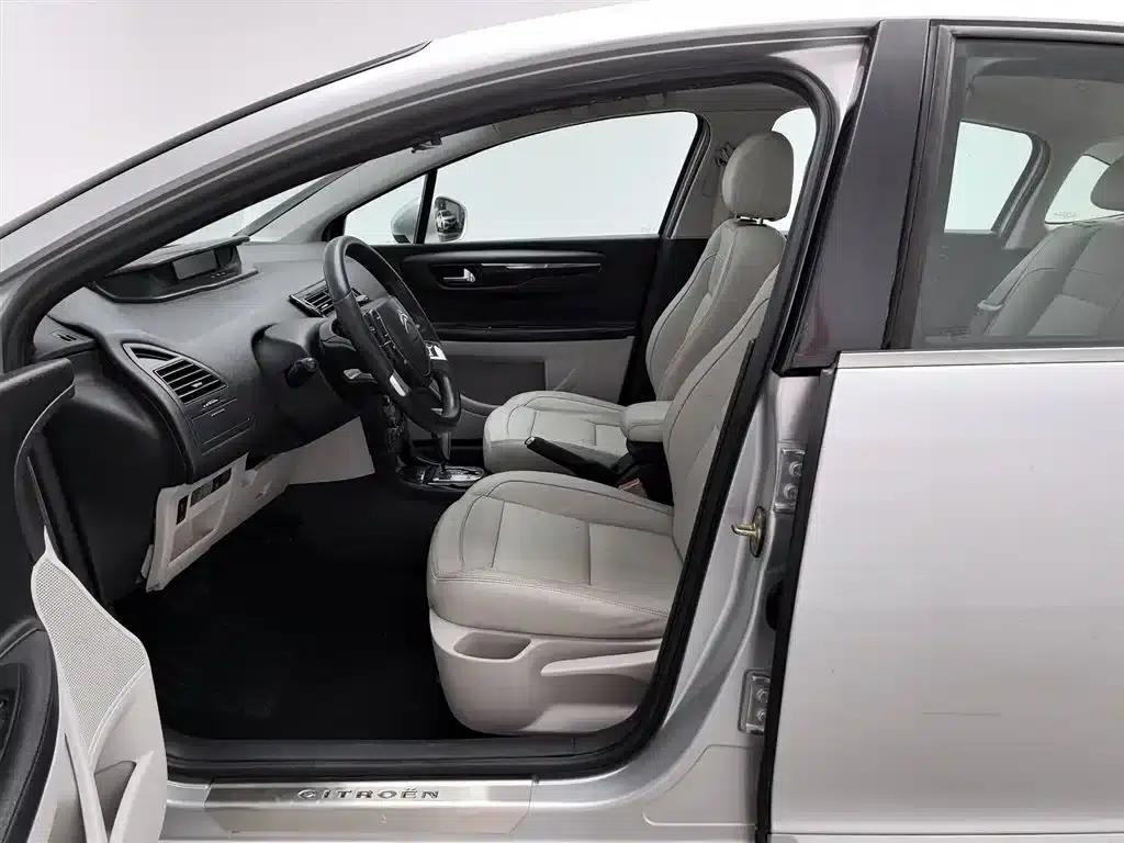 Citroën C4 2013 Sedan 1.6L Automatic Premium Edition — миниатюра 10
