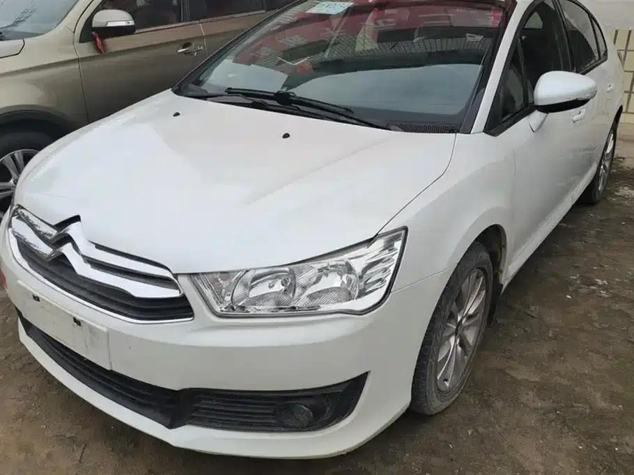 Citroën C4 2016 Classic Sedan 1.6L Manual Premium Edition — миниатюра 1