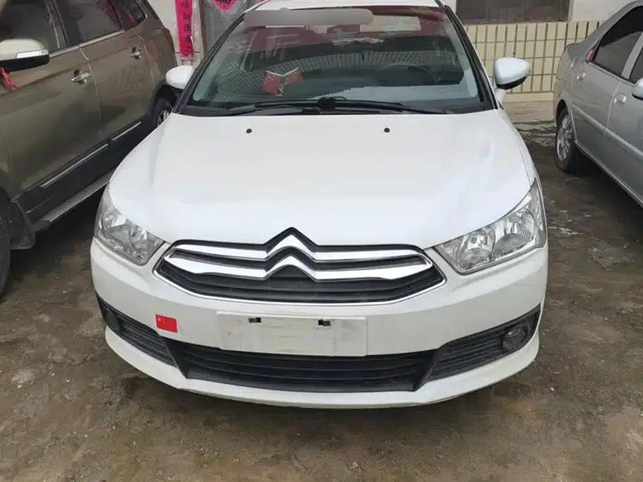Citroën C4 2016 Classic Sedan 1.6L Manual Premium Edition — миниатюра 2