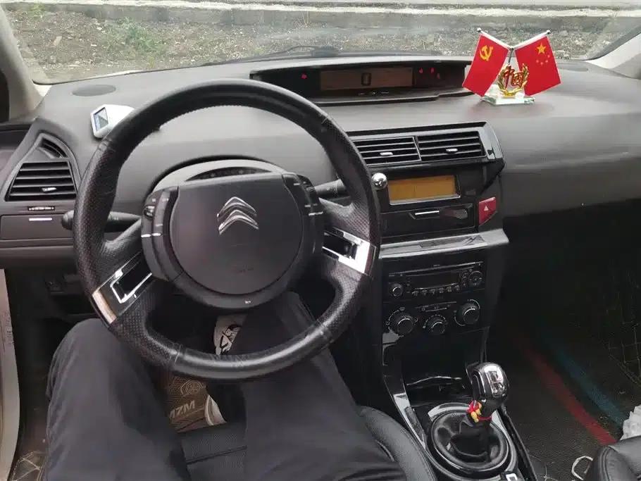 Citroën C4 2016 Classic Sedan 1.6L Manual Premium Edition — миниатюра 12
