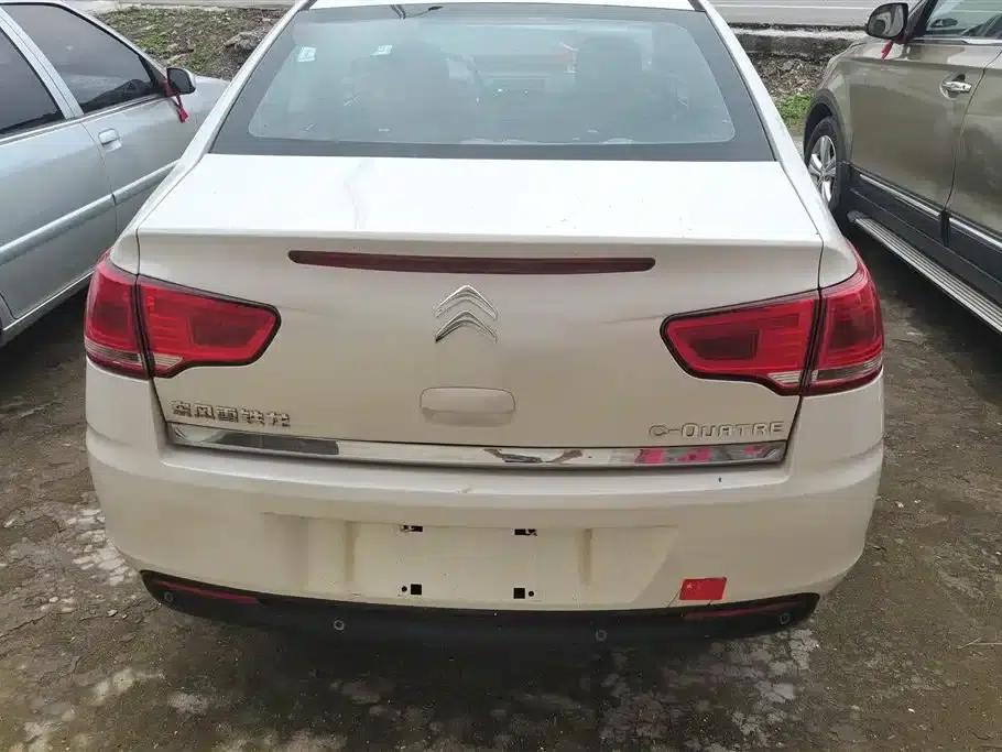 Citroën C4 2016 Classic Sedan 1.6L Manual Premium Edition — миниатюра 4