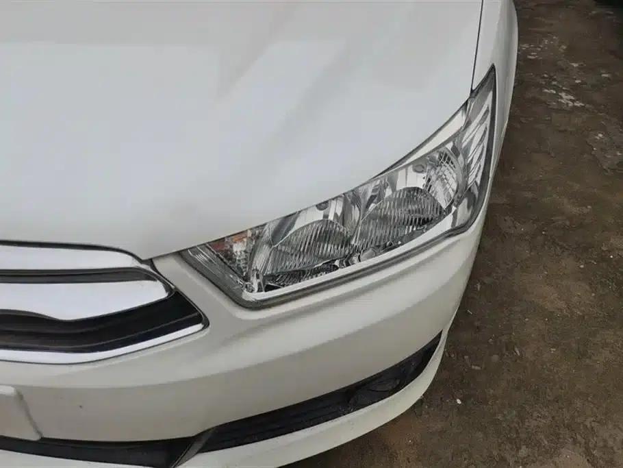 Citroën C4 2016 Classic Sedan 1.6L Manual Premium Edition — миниатюра 5