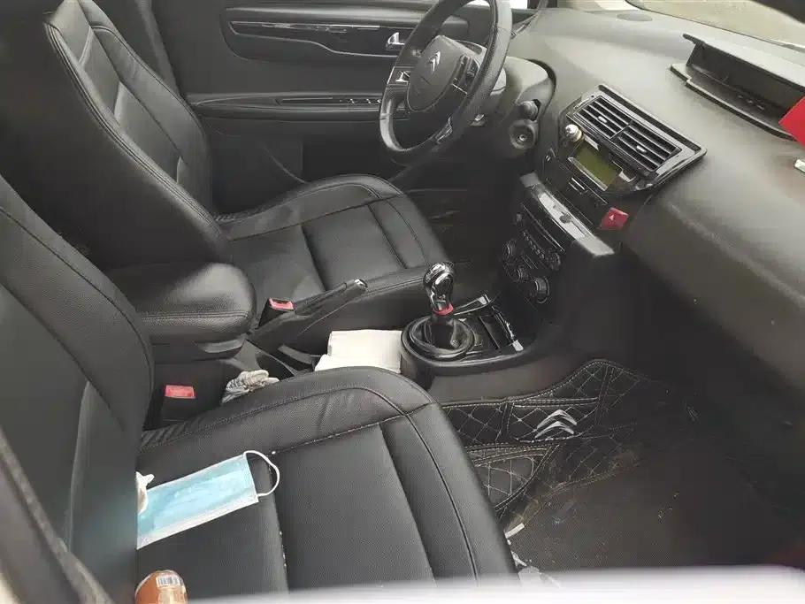 Citroën C4 2016 Classic Sedan 1.6L Manual Premium Edition — миниатюра 8