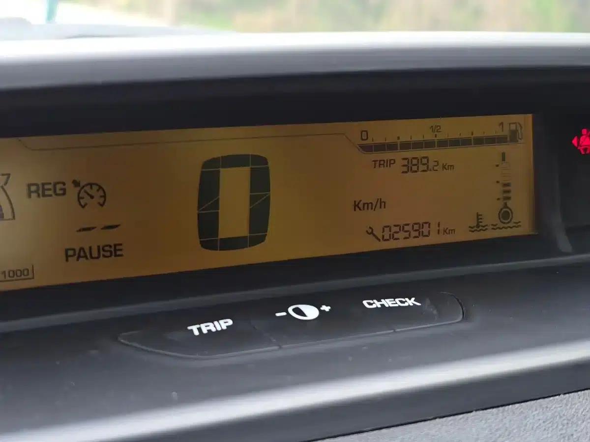 Citroën C4 2013 Sedan 1.6L Manual Premium Edition — миниатюра 4