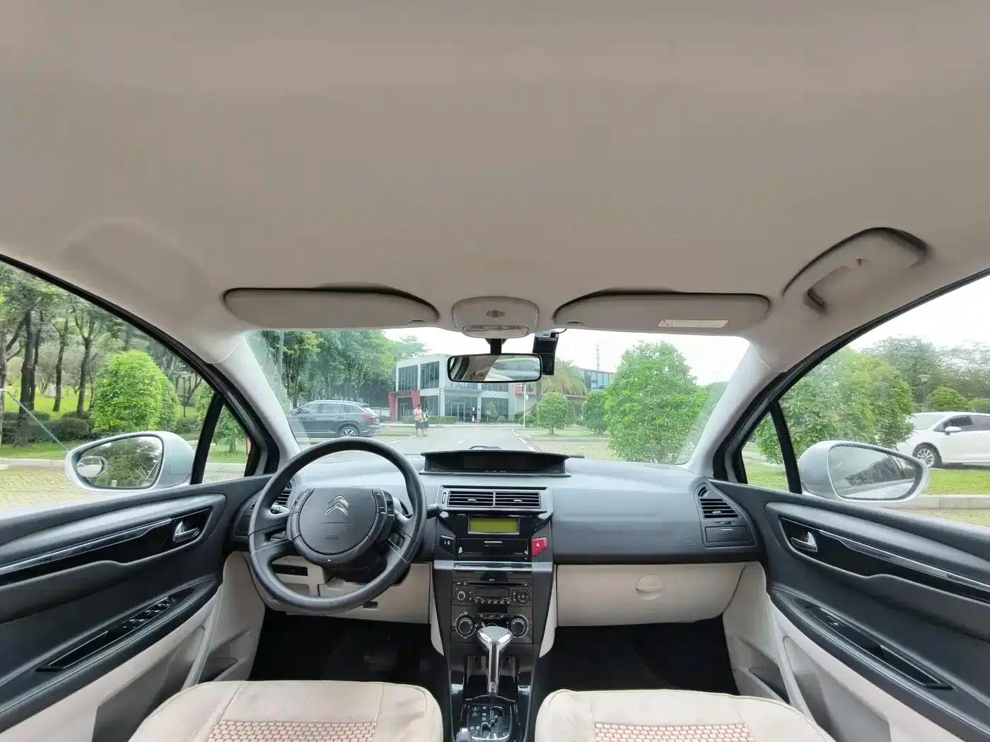 Sega 2014 VTS Edition 1.6L Automatic Premium Model — миниатюра 21