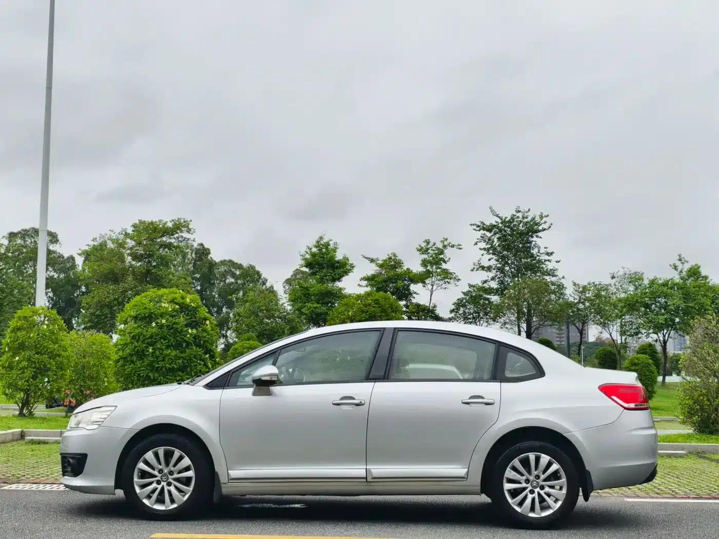Sega 2014 VTS Edition 1.6L Automatic Premium Model — миниатюра 5