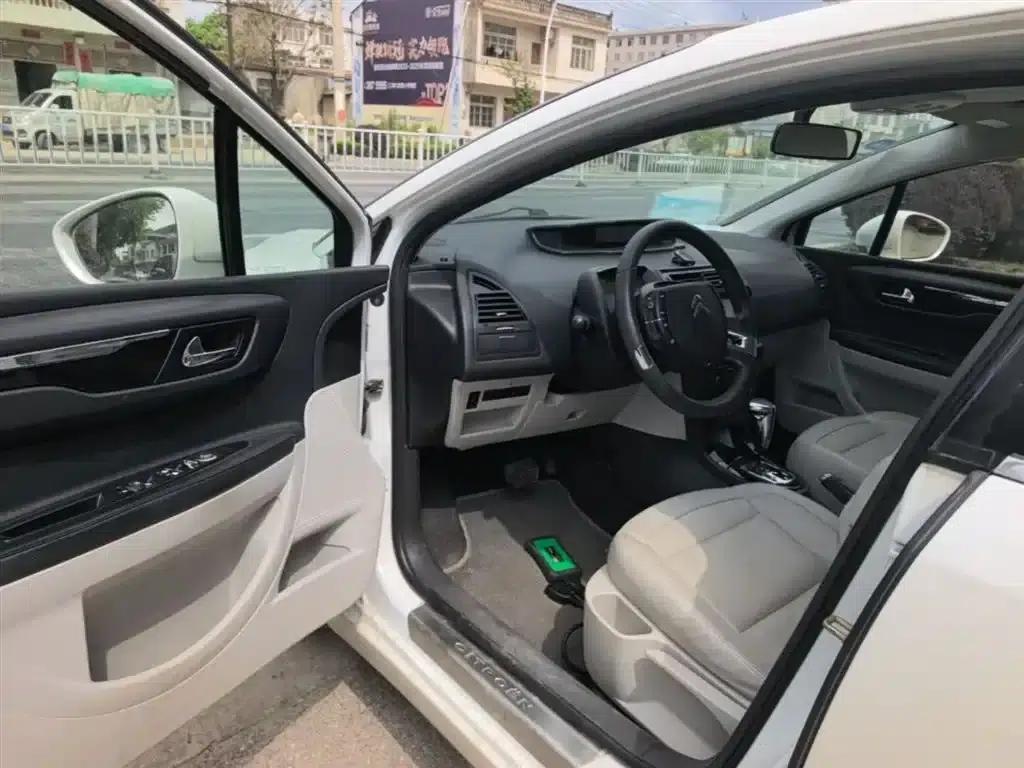 Citroën C4 2013 Sedan 1.6L Automatic Premium Edition — миниатюра 16