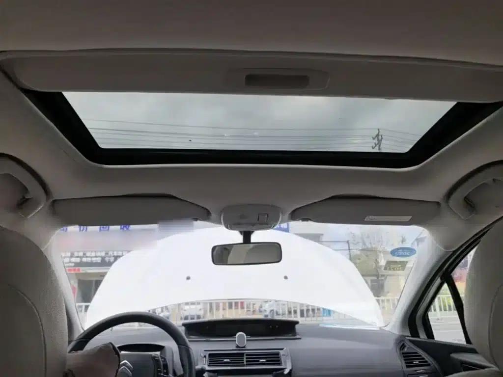 Citroën C4 2013 Sedan 1.6L Automatic Premium Edition — миниатюра 18