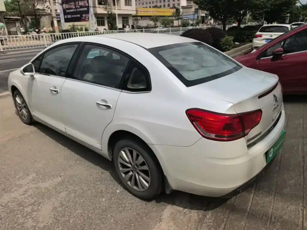 Citroën C4 2013 Sedan 1.6L Automatic Premium Edition — миниатюра 5