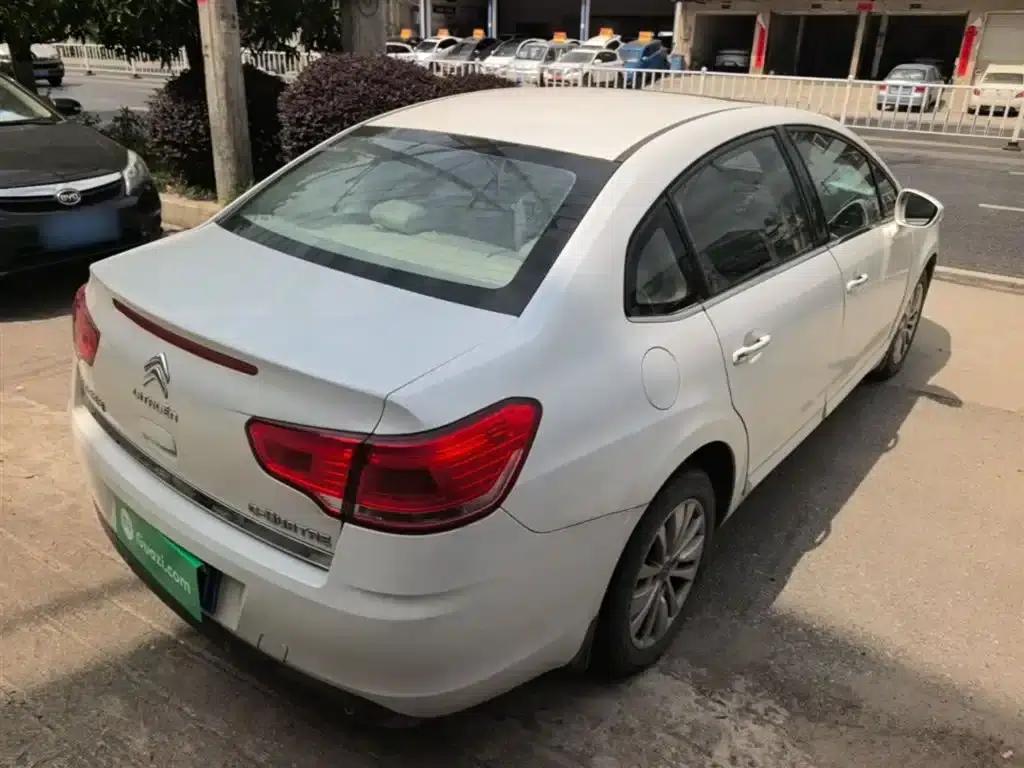 Citroën C4 2013 Sedan 1.6L Automatic Premium Edition — миниатюра 7