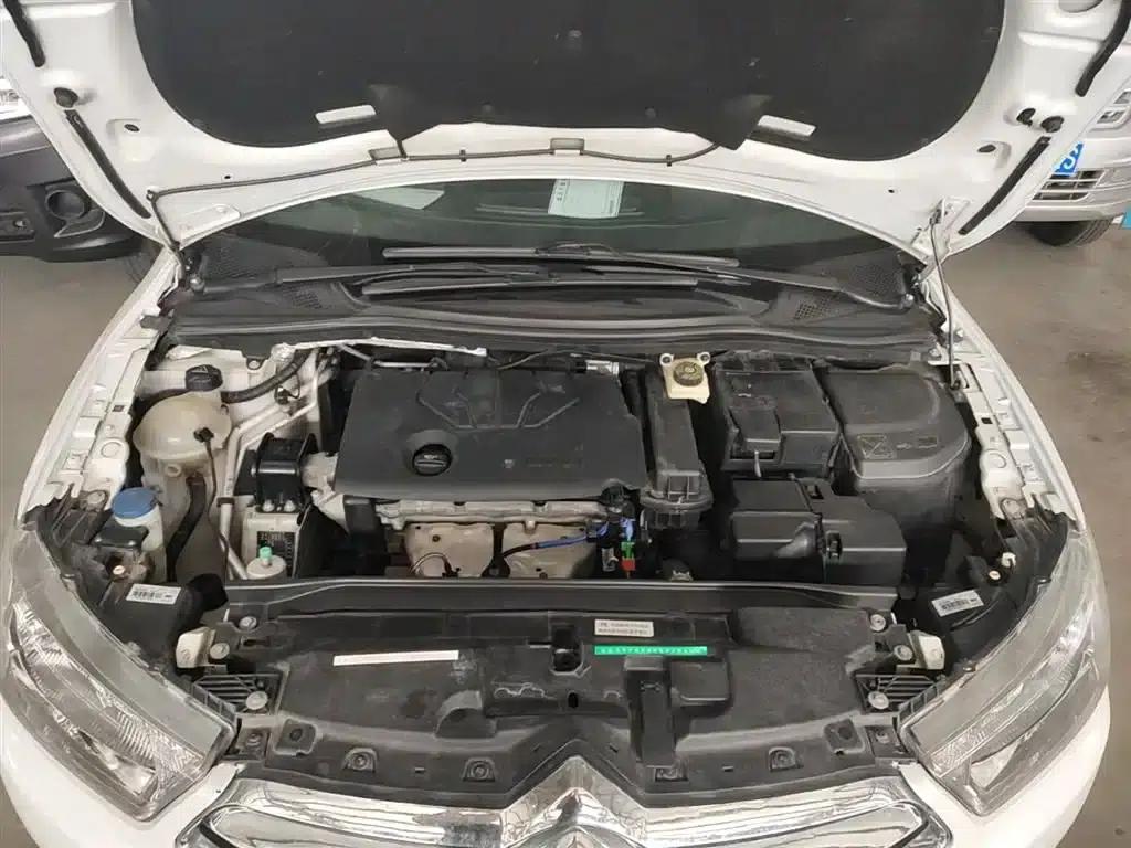 Citroën C4 2016 Classic Sedan 1.6L Manual Premium Edition — миниатюра 20