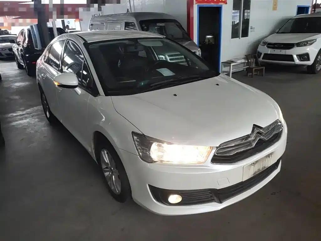 Citroën C4 2016 Classic Sedan 1.6L Manual Premium Edition — миниатюра 4