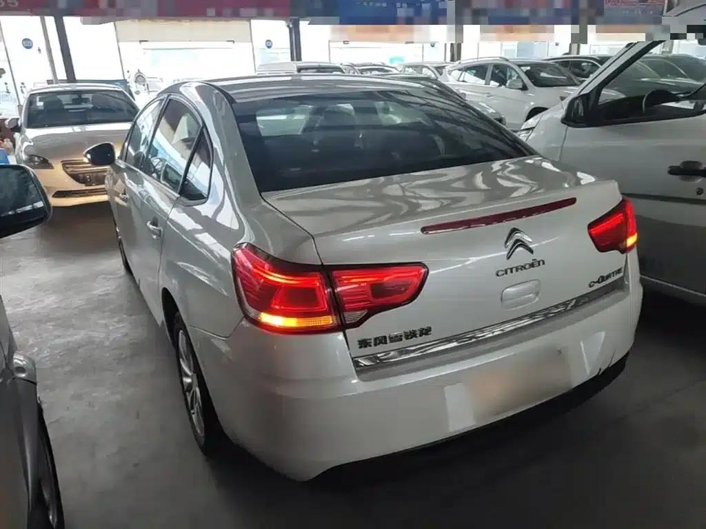 Citroën C4 2016 Classic Sedan 1.6L Manual Premium Edition — миниатюра 5