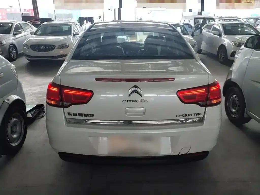 Citroën C4 2016 Classic Sedan 1.6L Manual Premium Edition — миниатюра 6