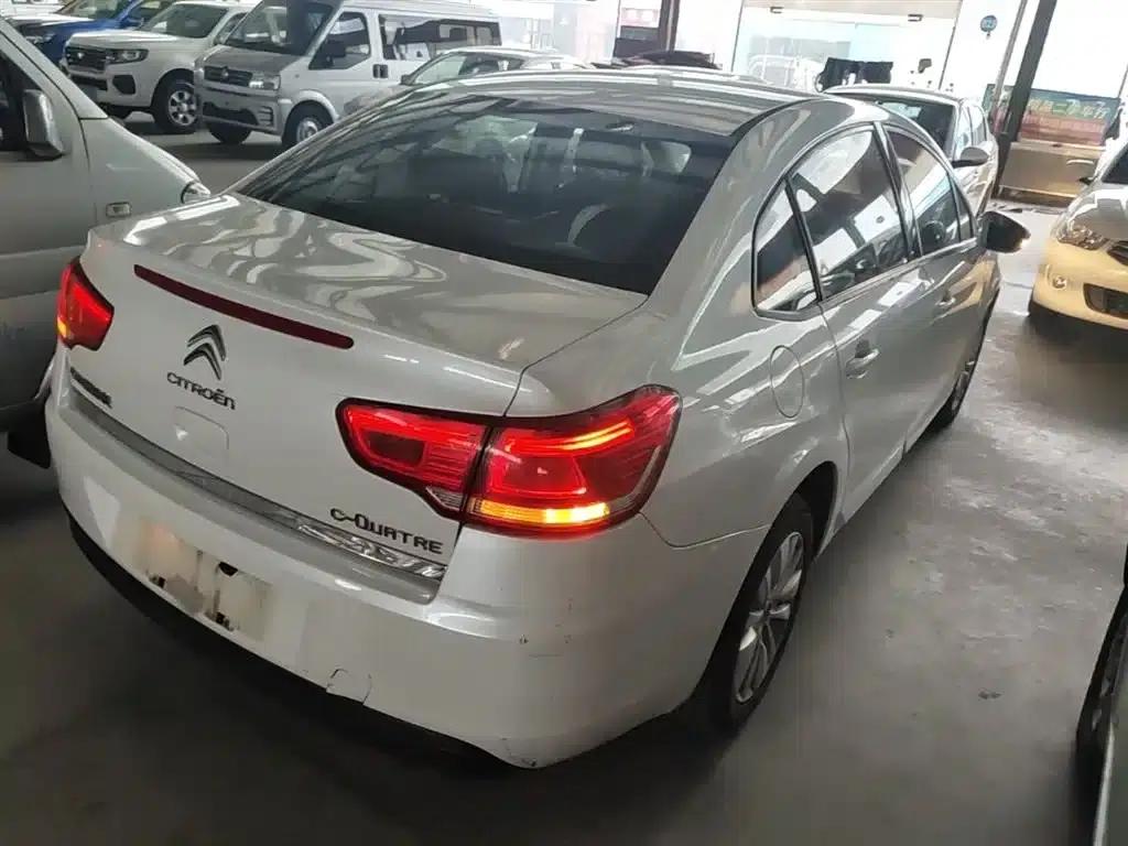 Citroën C4 2016 Classic Sedan 1.6L Manual Premium Edition — миниатюра 7