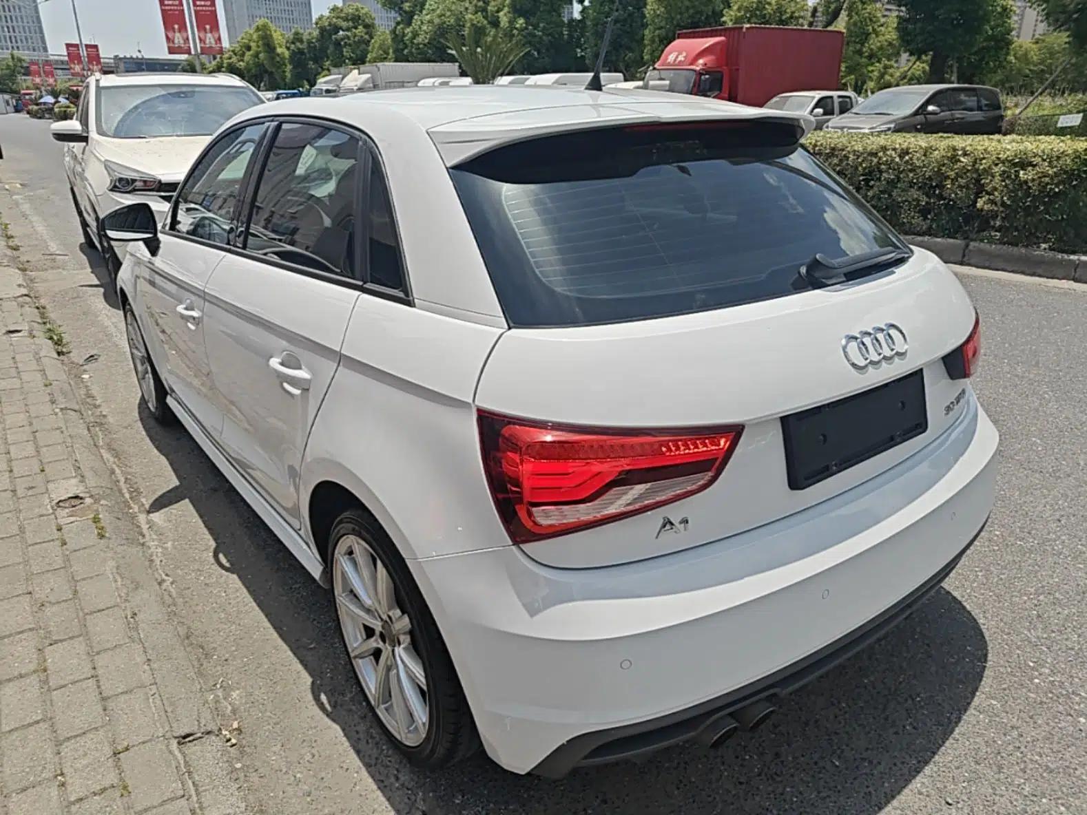 Audi A1 2016 30 TFSI Sportback S Line Sports Edition — миниатюра 4