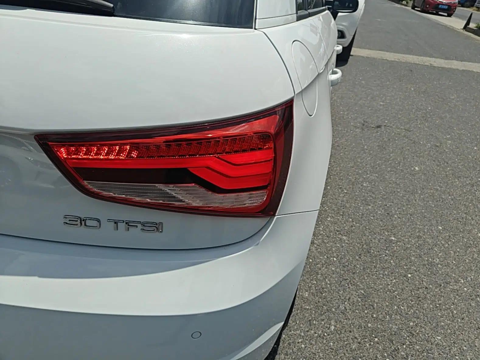 Audi A1 2016 30 TFSI Sportback S Line Sports Edition — миниатюра 7