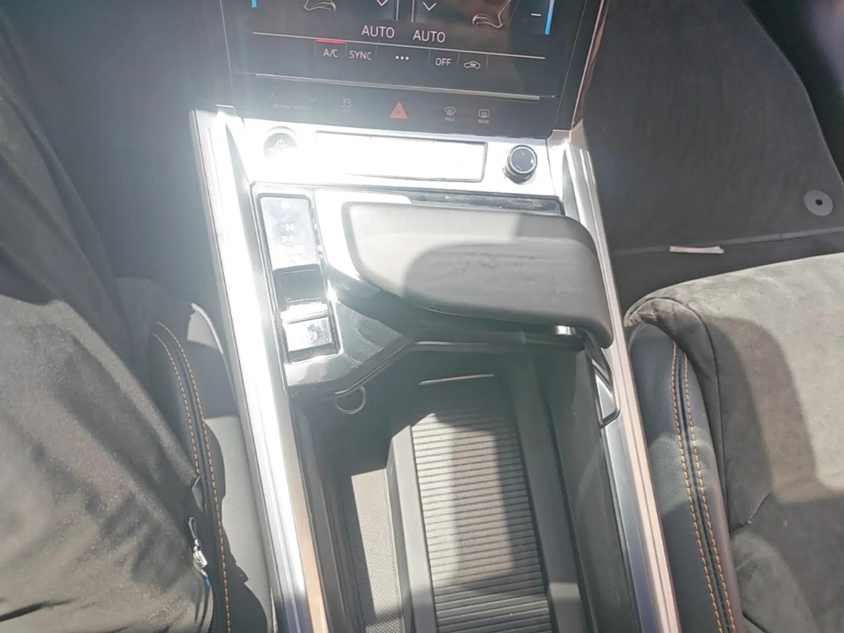 Audi e-tron 2021 50 quattro Luxury Edition — миниатюра 17