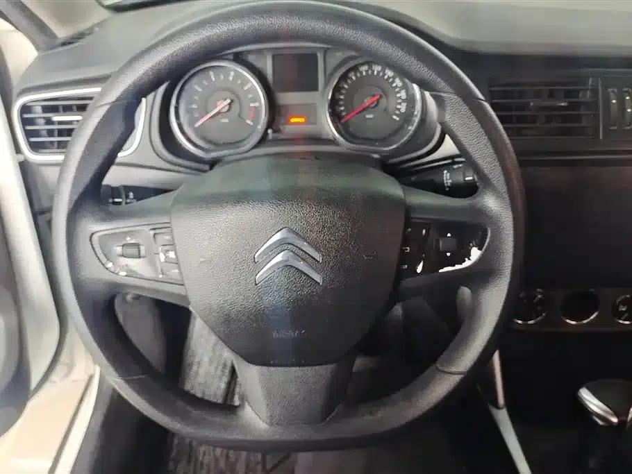 Citroën C3-XR 2018 1.6L Automatic Fashion Edition — миниатюра 15