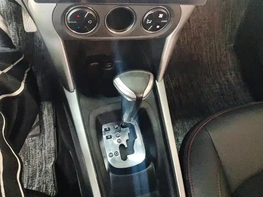 Citroën C3-XR 2018 1.6L Automatic Fashion Edition — миниатюра 16