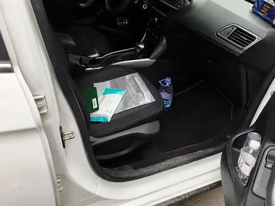 Citroën C3-XR 2018 1.6L Automatic Fashion Edition — миниатюра 8