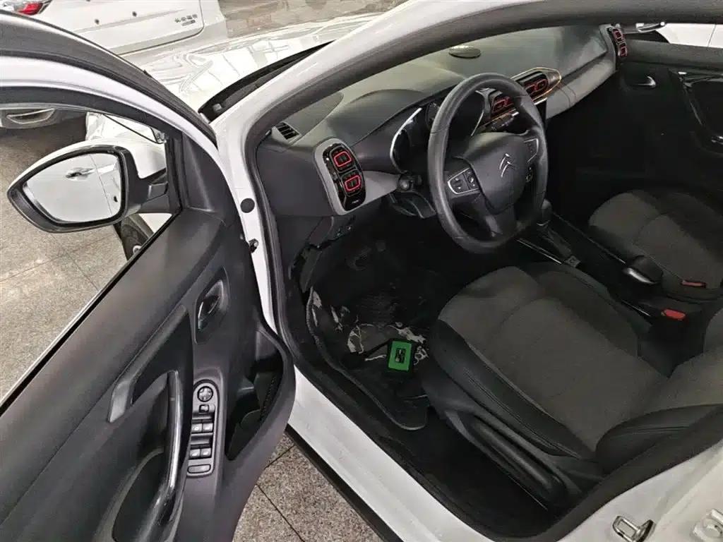 Citroën C3-XR 2019 1.6L Automatic Premium Edition — миниатюра 16