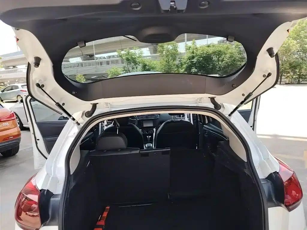 Citroën C3-XR 2015 1.6L Automatic Fashion Edition — миниатюра 19