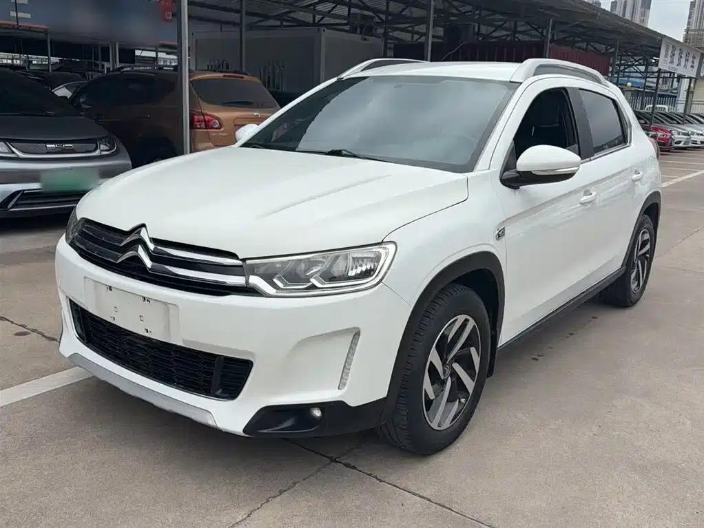 Citroën C3-XR 2015 1.6L Manual Pioneer Edition — миниатюра 1
