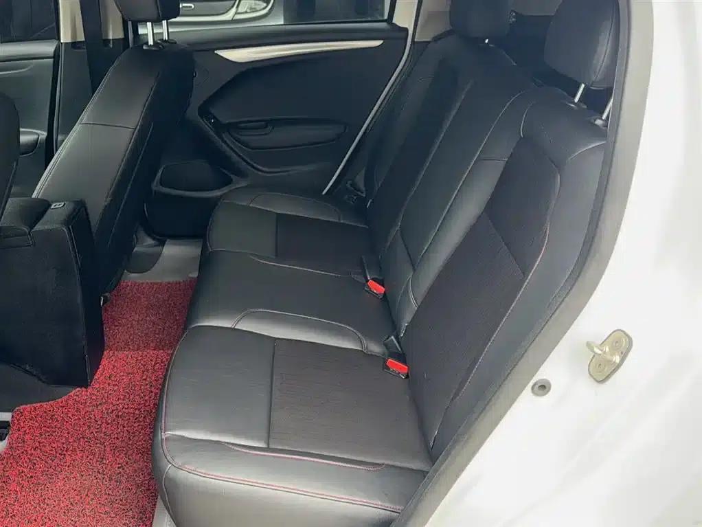 Citroën C3-XR 2015 1.6L Manual Pioneer Edition — миниатюра 13