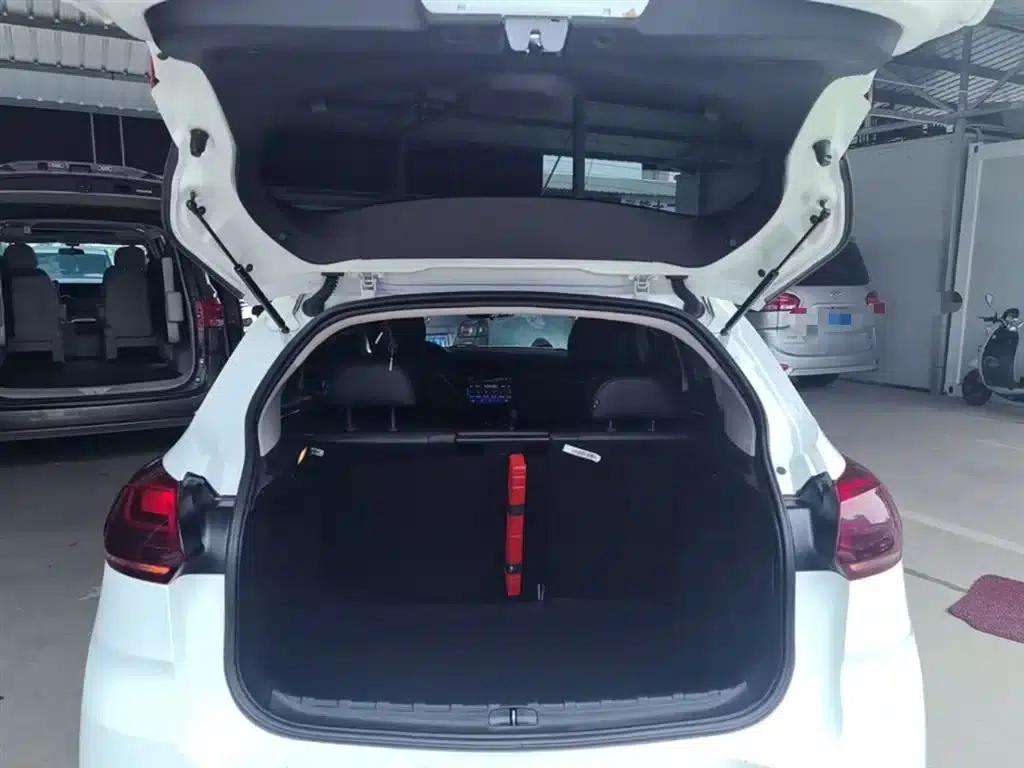 Citroën C3-XR 2015 1.6L Manual Pioneer Edition — миниатюра 15