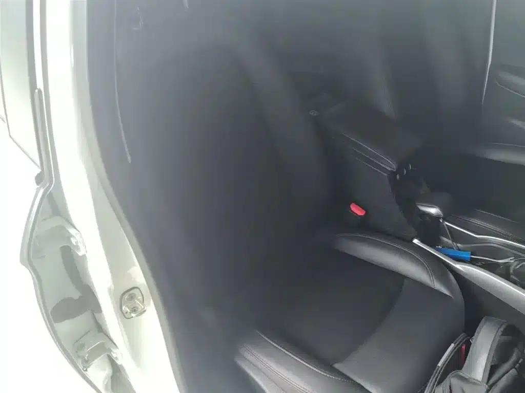 Citroën C3-XR 2015 1.6L Manual Pioneer Edition — миниатюра 20