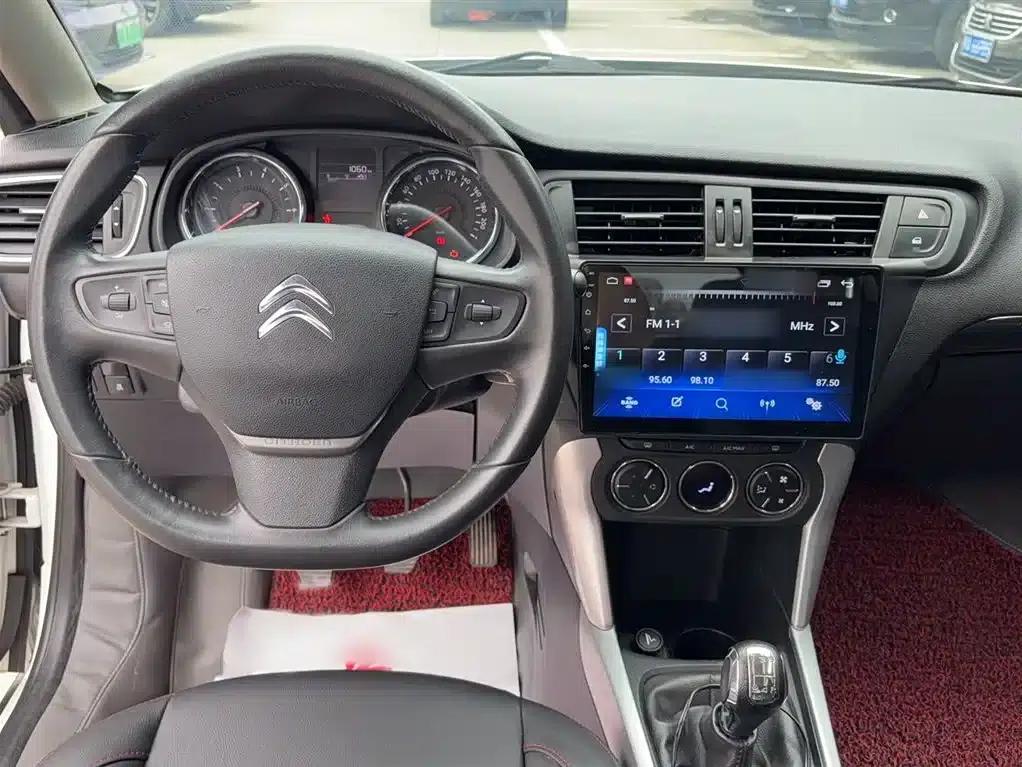 Citroën C3-XR 2015 1.6L Manual Pioneer Edition — миниатюра 6