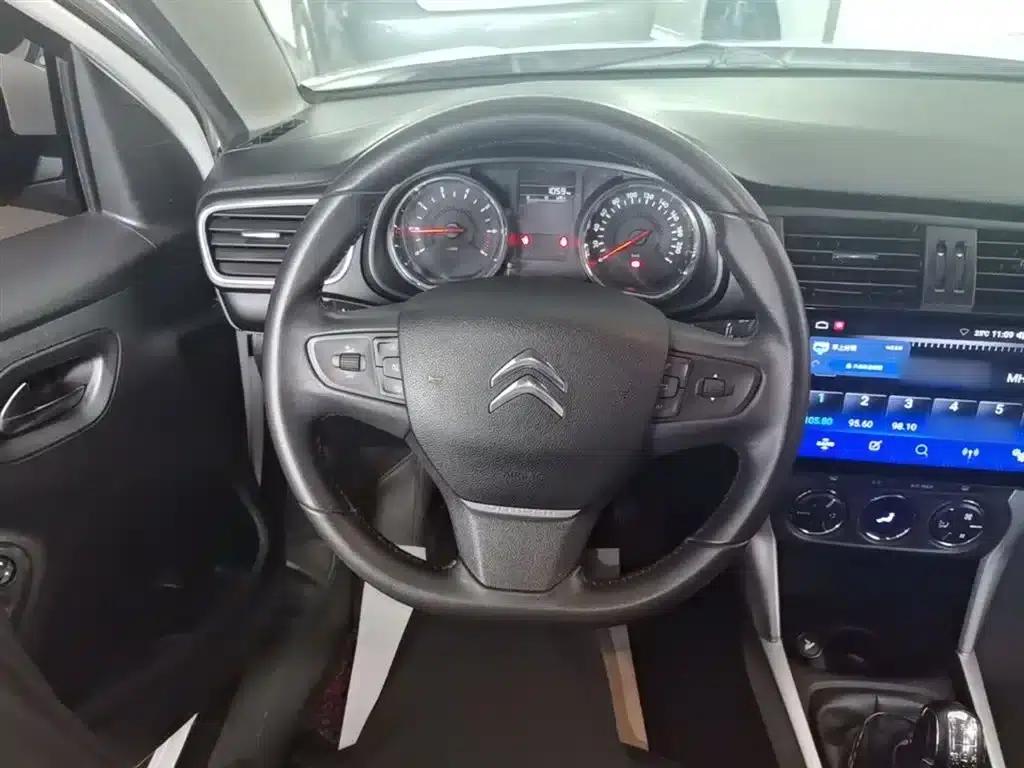 Citroën C3-XR 2015 1.6L Manual Pioneer Edition — миниатюра 7
