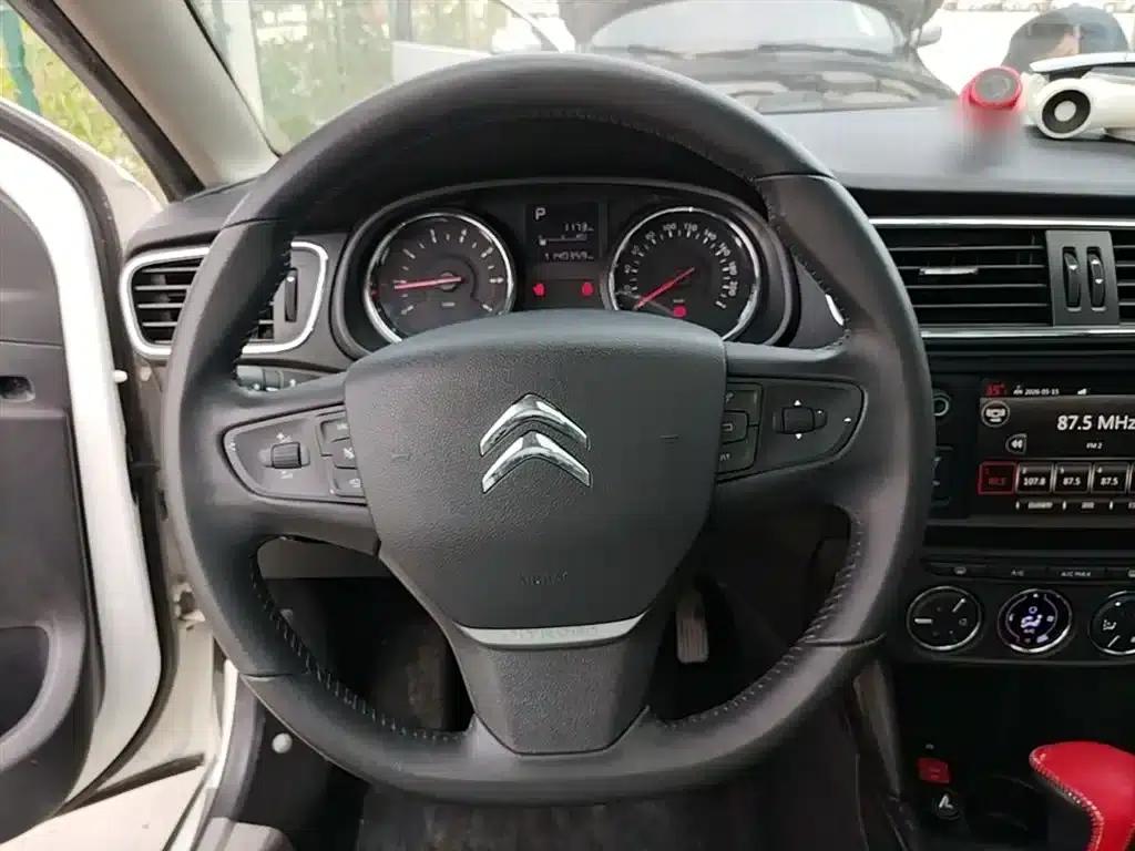 Citroën C3-XR 2015 1.6THP Automatic Flagship Model — миниатюра 11